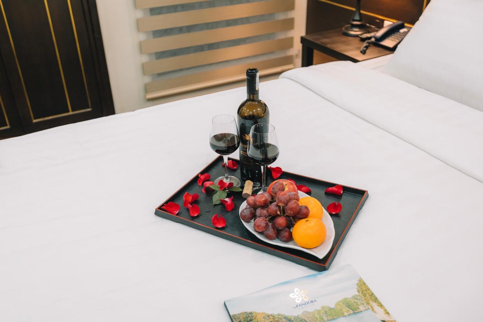 Hanoi Lake View Hotel & Spa Buitenkant foto