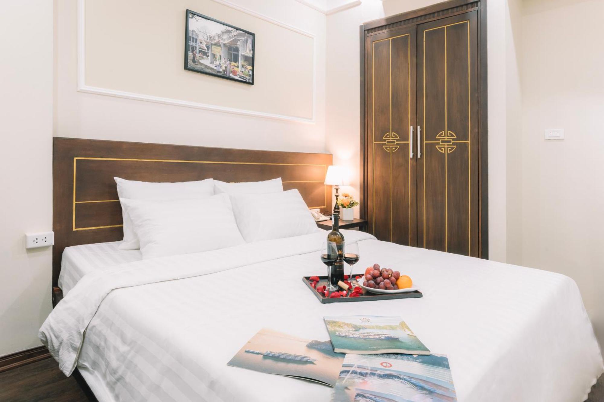 Hanoi Lake View Hotel & Spa Buitenkant foto