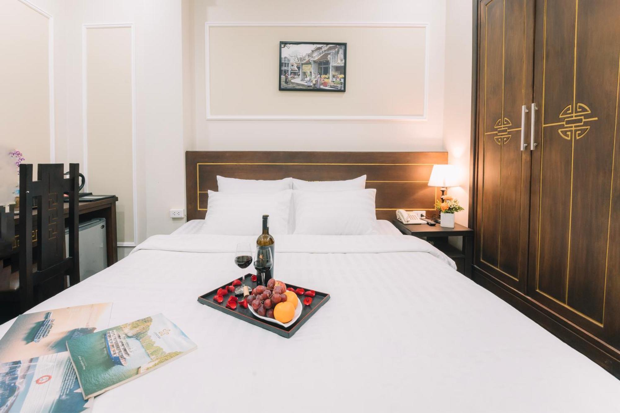 Hanoi Lake View Hotel & Spa Buitenkant foto